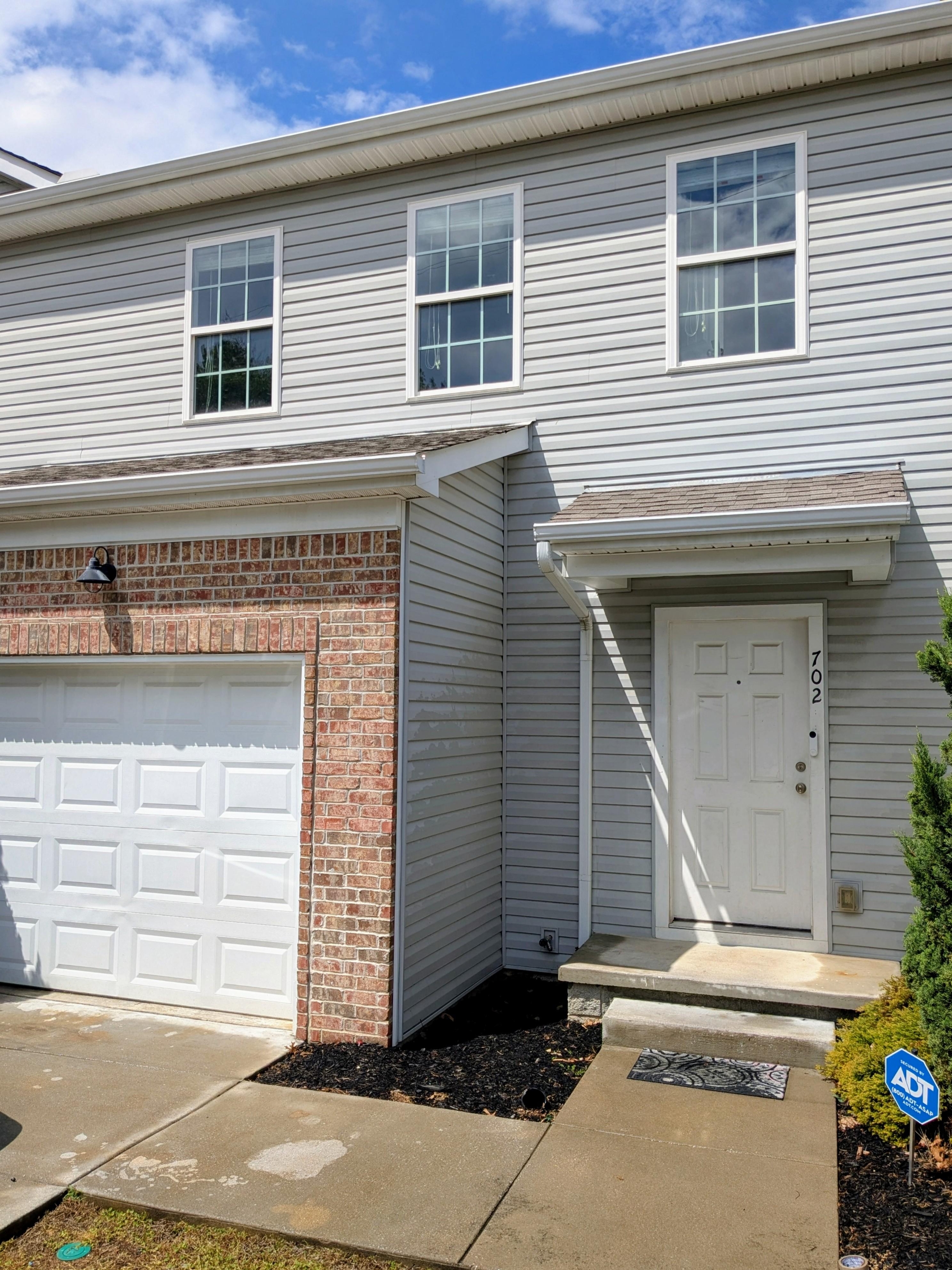 702 Pippin New